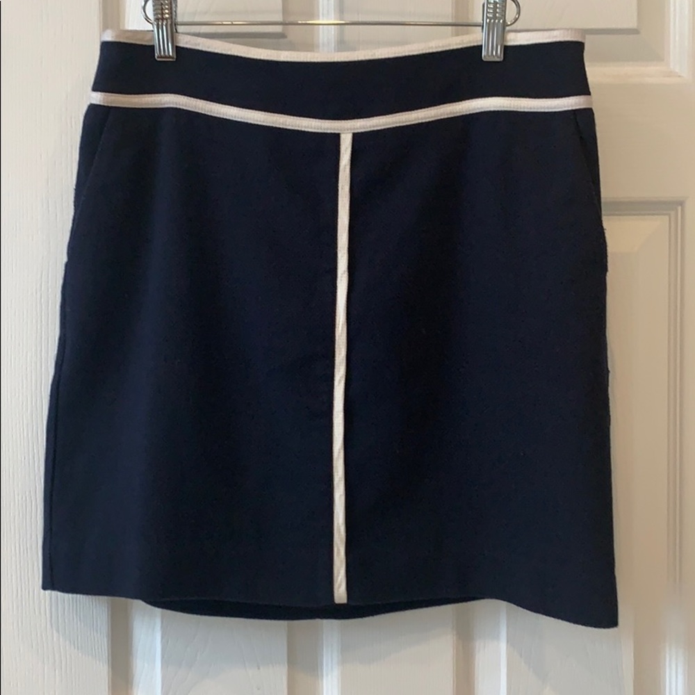 Ann Taylor Navy Mini Skirt with Ivory Piping & Pockets